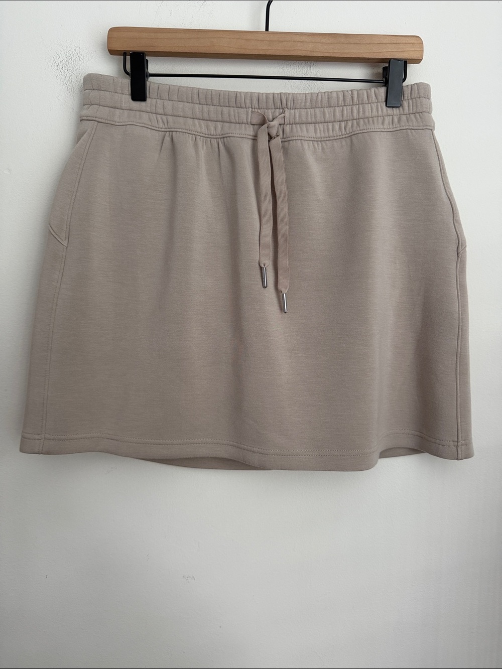 Spanx AirEssentials Skort L Athletic Activewear Mini Skirt Pocket elastic waist